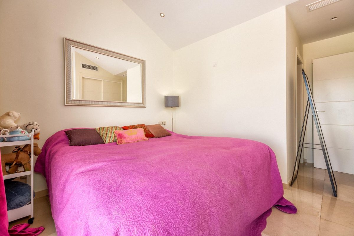 Adosado 3 Dorm. con Vistas al Golf en La Cala – Jardín Privado y Piscina — Foto 16