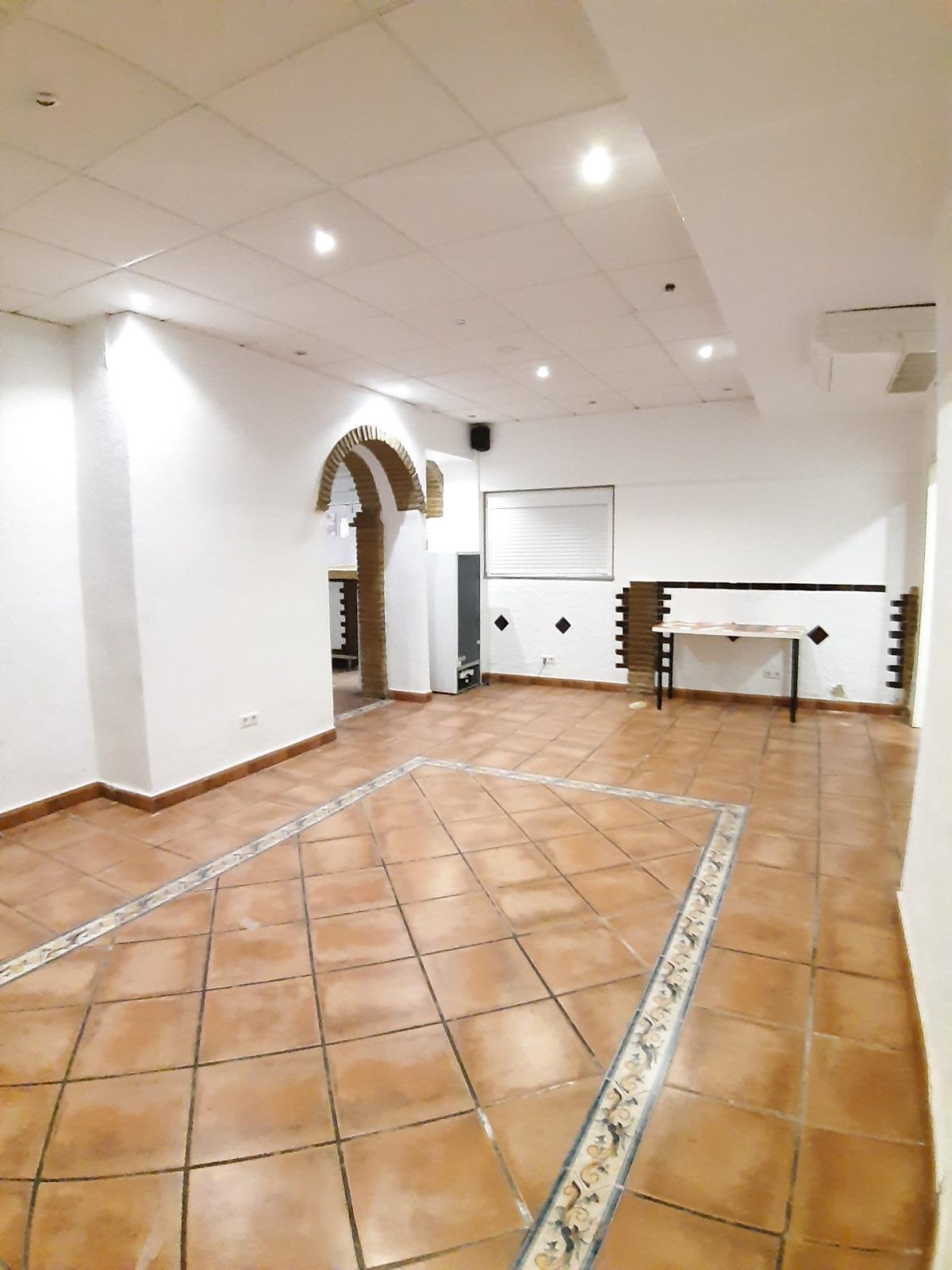 Amplio Local Comercial de 600 m² en Ubicación Estratégica de Calahonda Baja — Foto 22