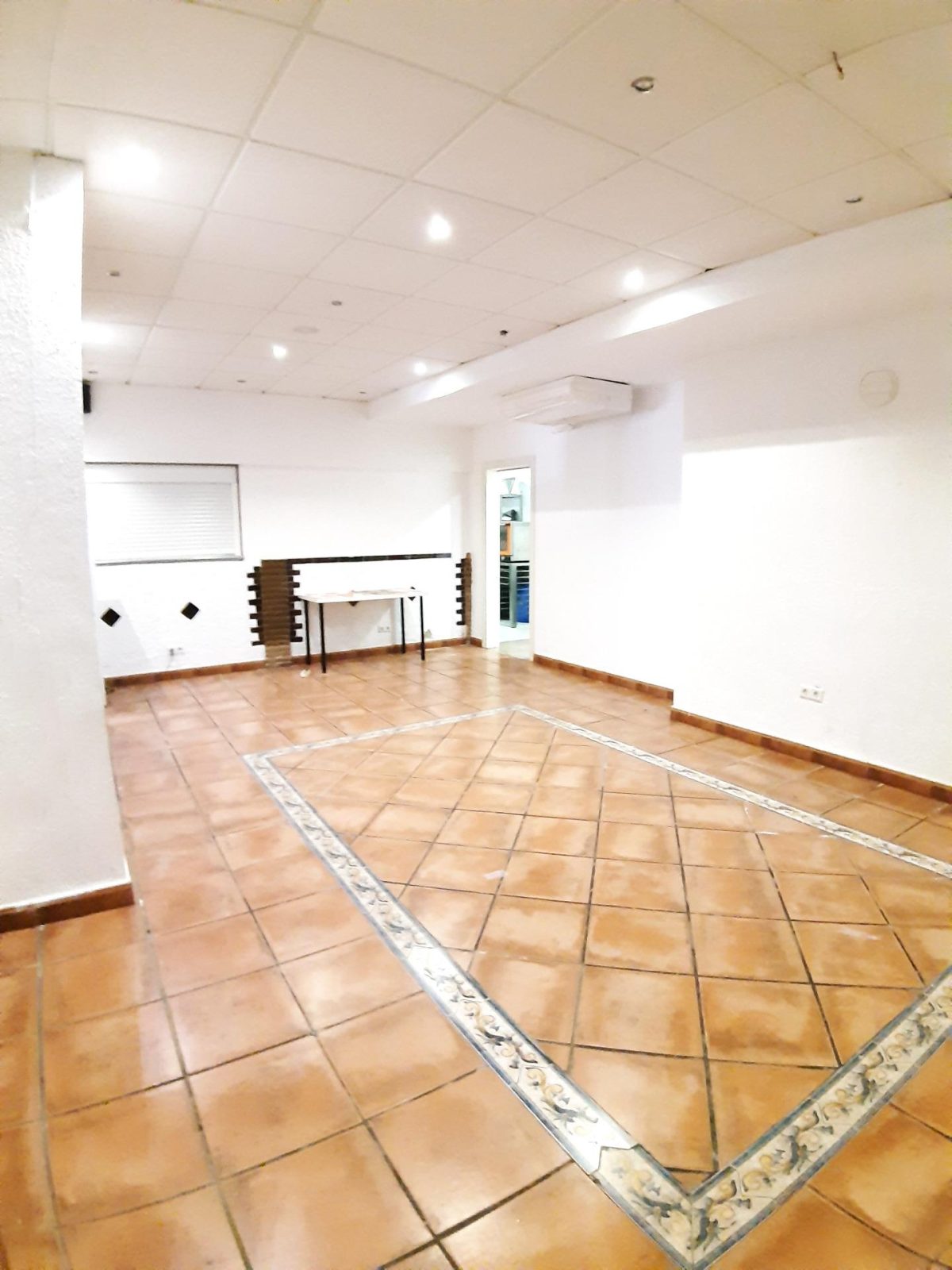 Amplio Local Comercial de 600 m² en Ubicación Estratégica de Calahonda Baja — Foto 21