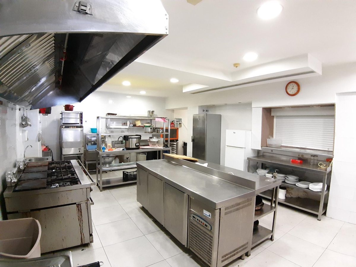 Amplio Local Comercial de 600 m² en Ubicación Estratégica de Calahonda Baja — Foto 17