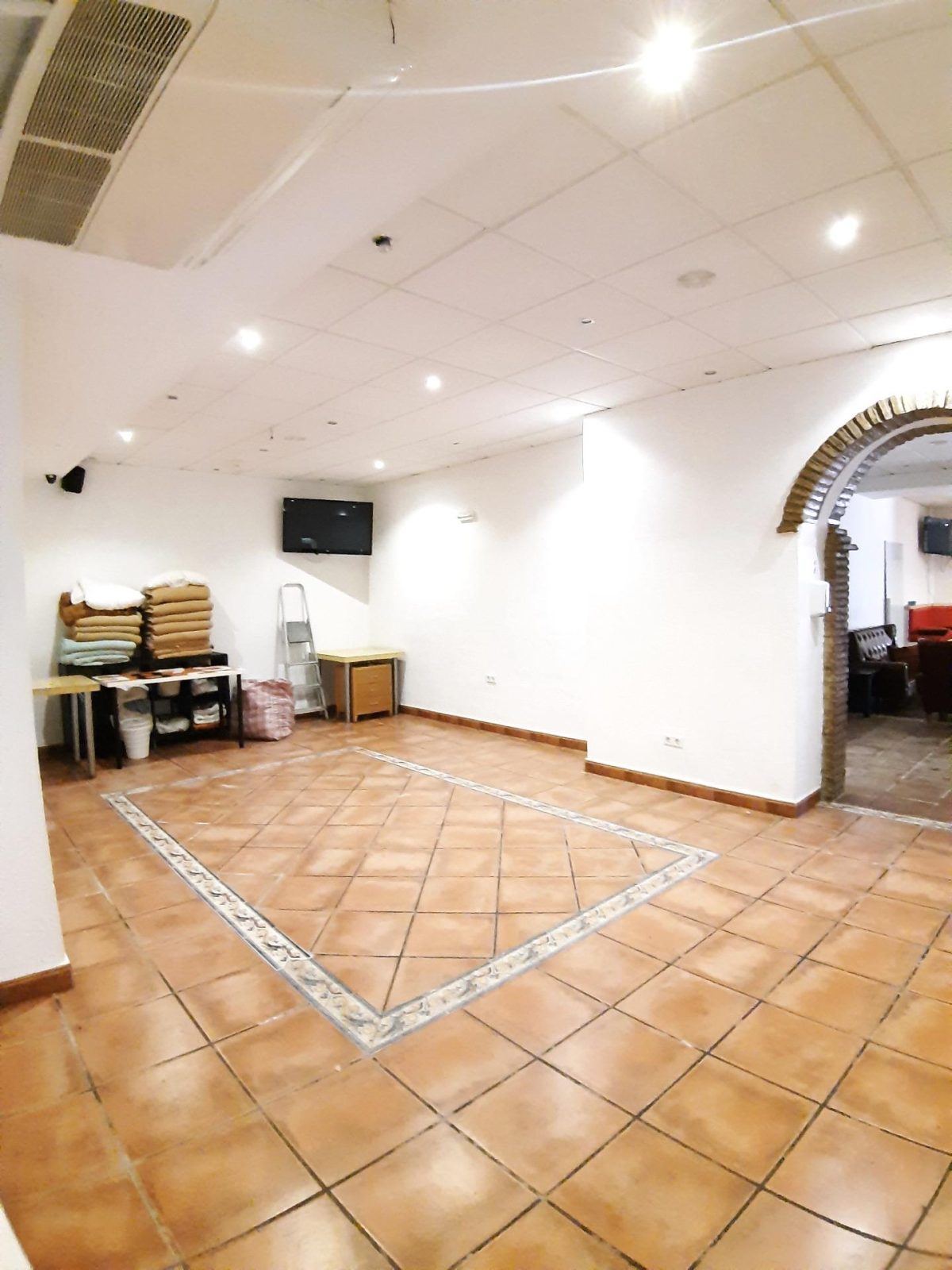 Amplio Local Comercial de 600 m² en Ubicación Estratégica de Calahonda Baja — Foto 20