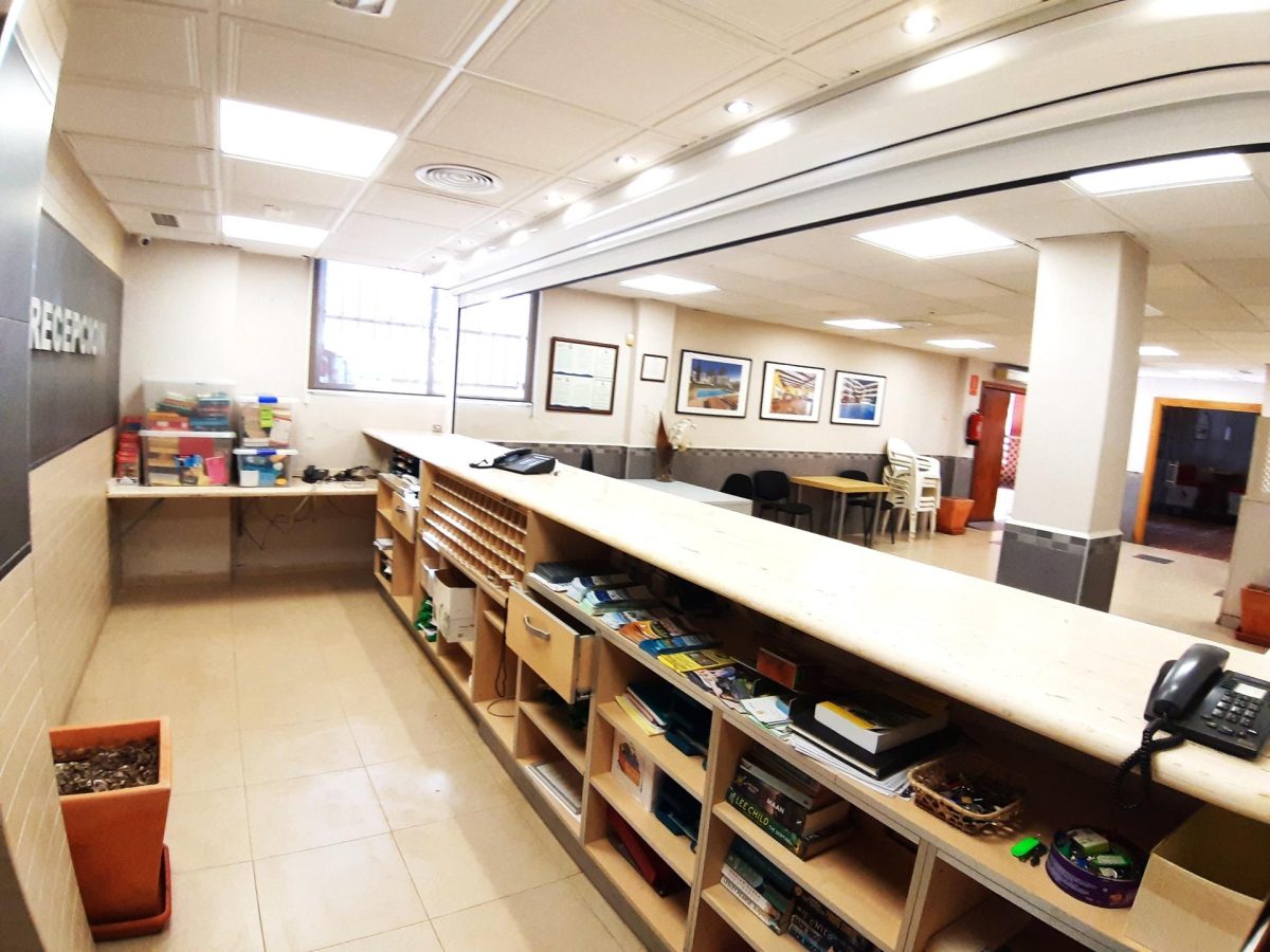 Amplio Local Comercial de 600 m² en Ubicación Estratégica de Calahonda Baja — Foto 10