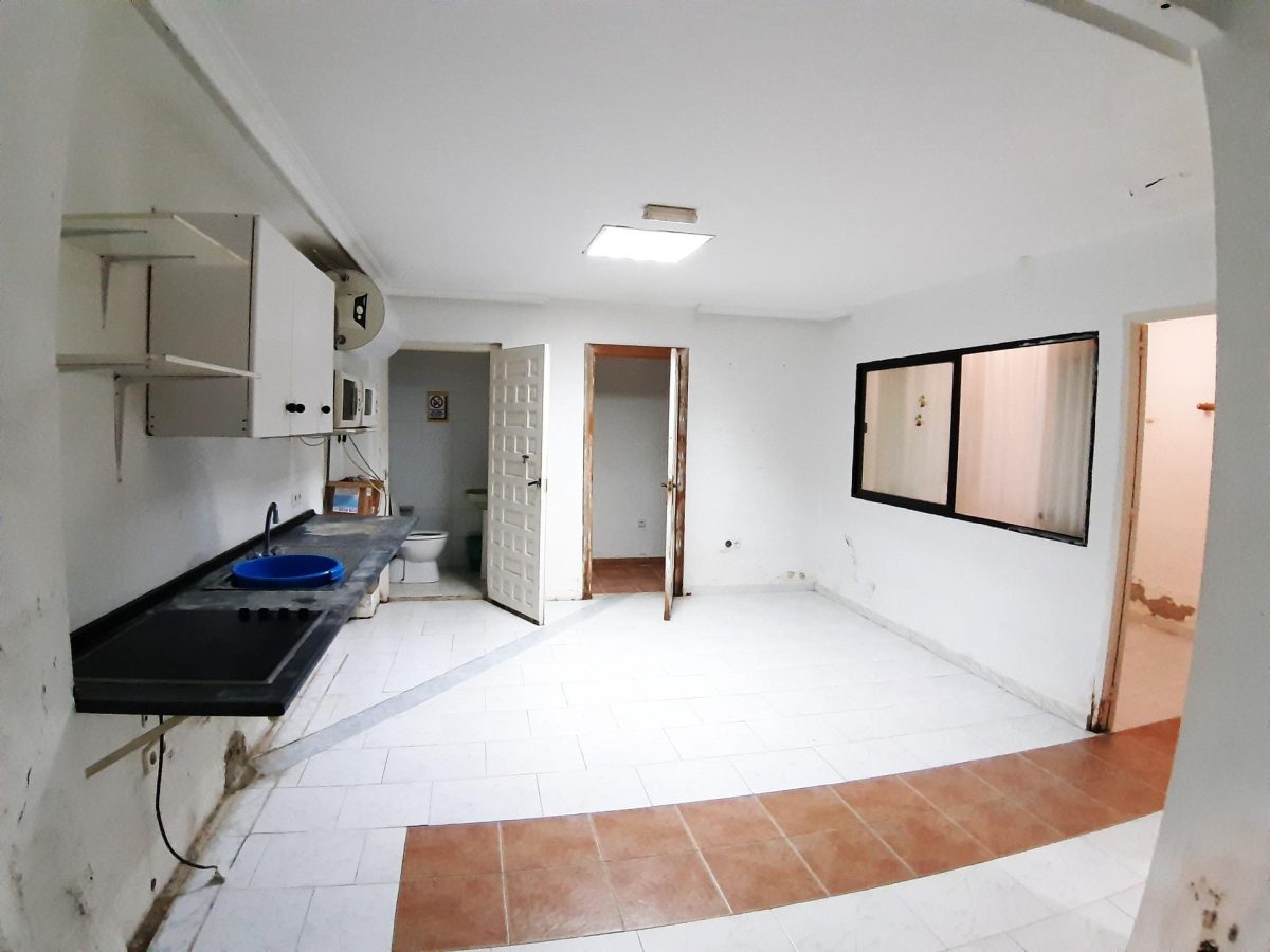 Amplio Local Comercial de 600 m² en Ubicación Estratégica de Calahonda Baja — Foto 29