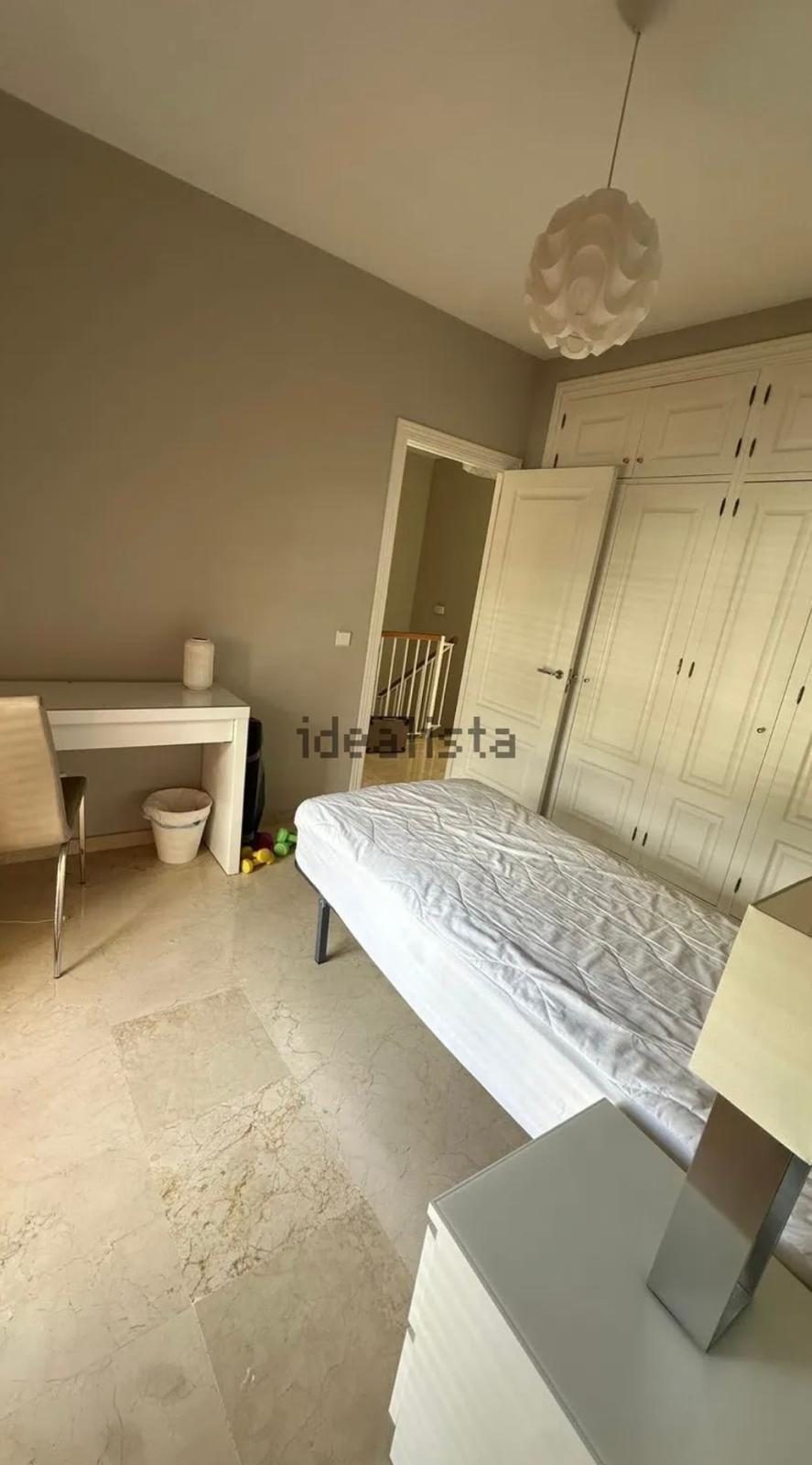 Exclusiva casa adosada con acceso privado al garaje y orientación sur — Foto 10