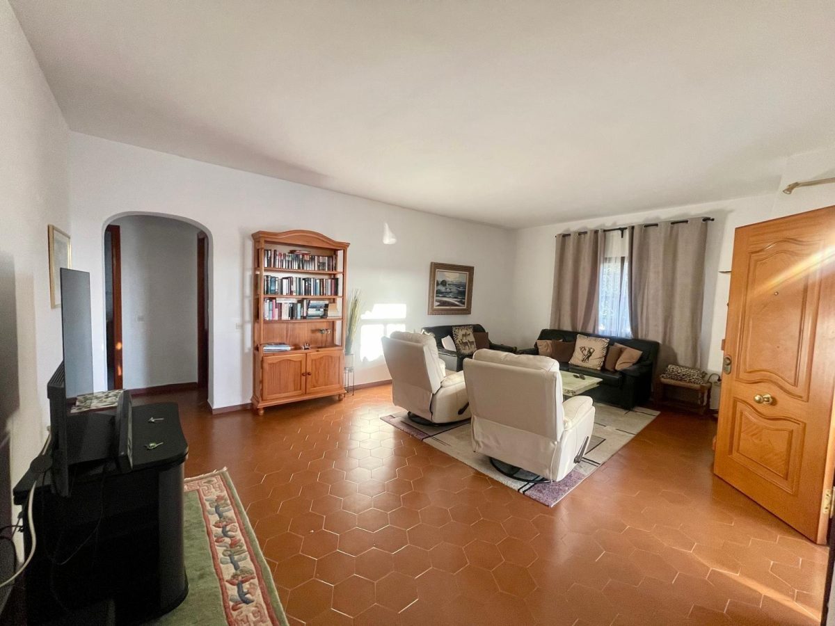 Encantadora villa con jardín y orientación suroeste en La Cala de Mijas — Foto 12