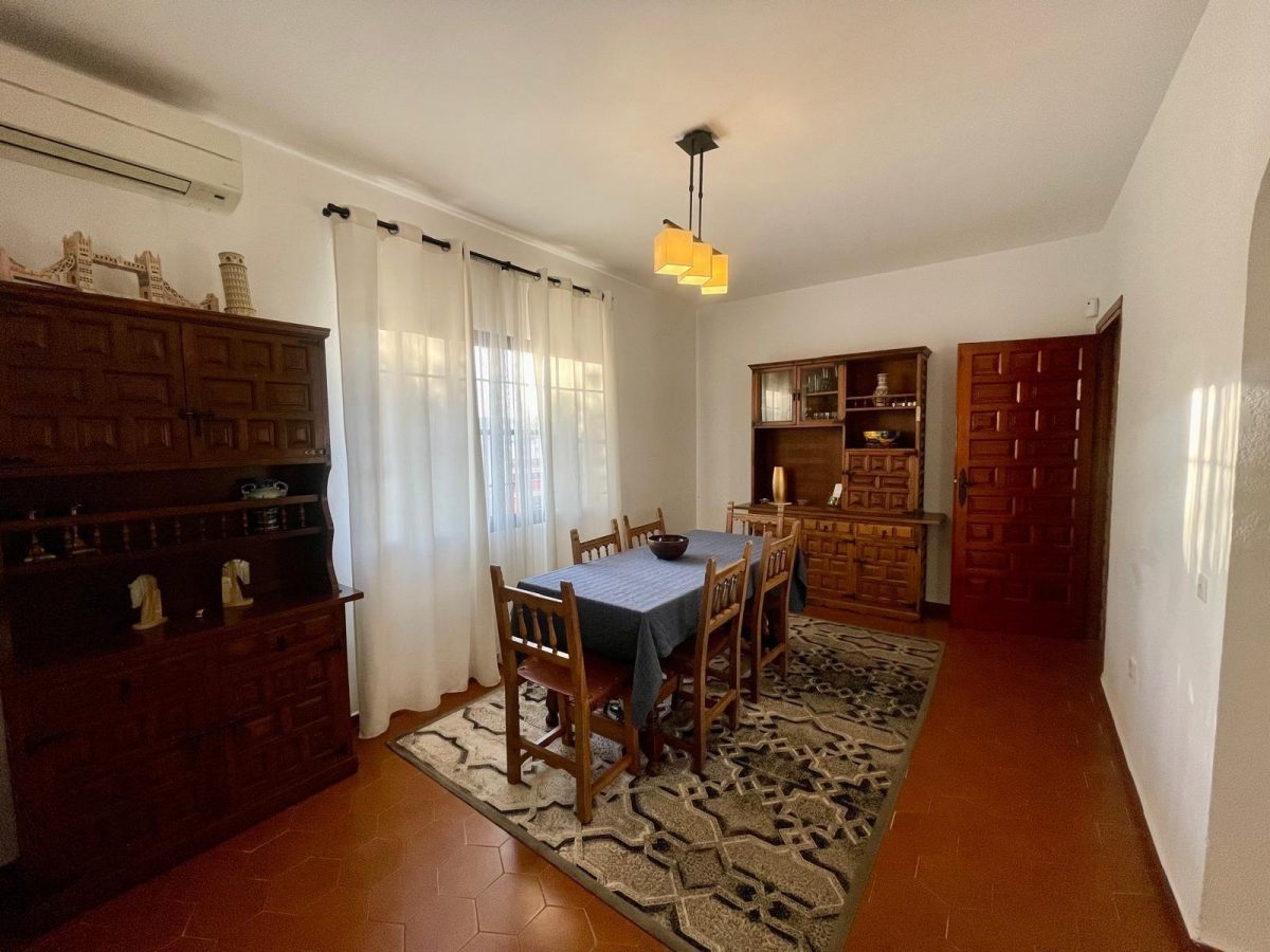 Encantadora villa con jardín y orientación suroeste en La Cala de Mijas — Foto 17
