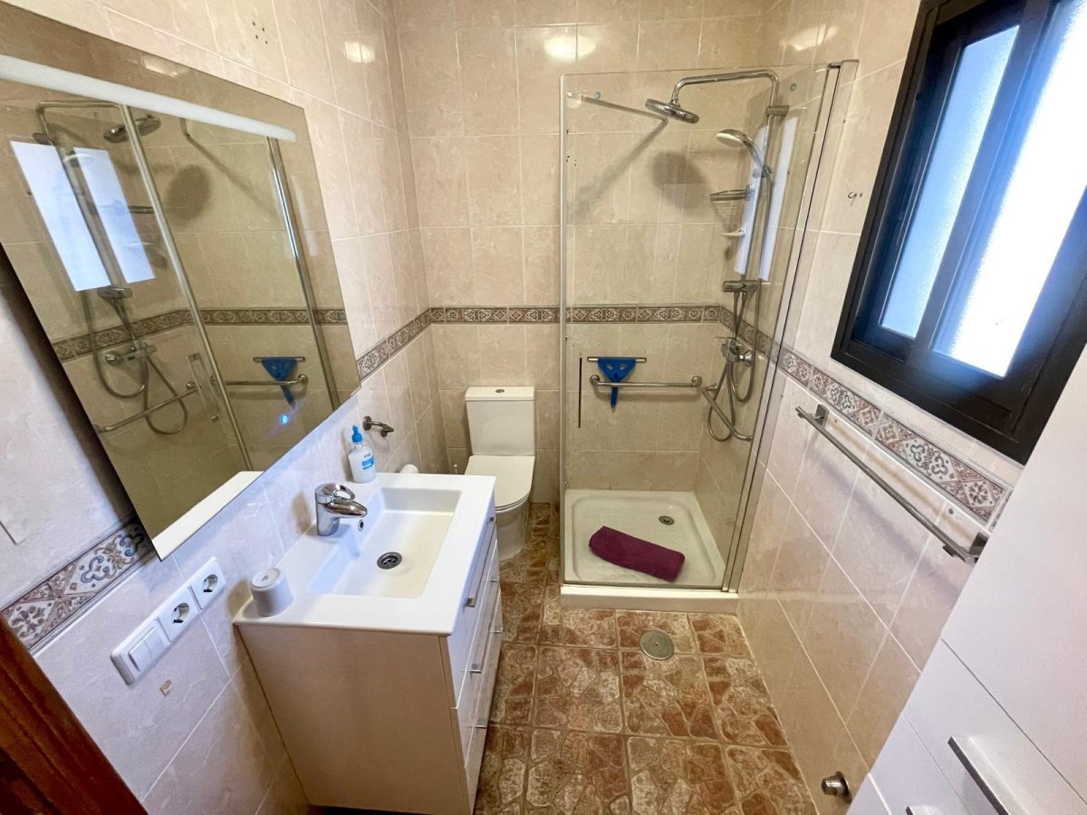 Encantadora villa con jardín y orientación suroeste en La Cala de Mijas — Foto 27