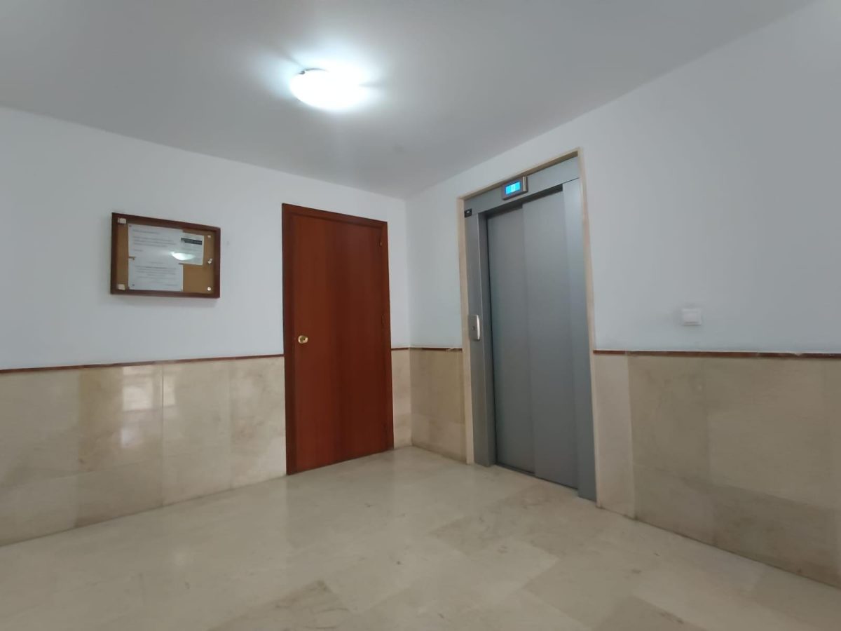 PISO AMPLIO Y LUMINOSO EN CAMINO DE COÍN — Foto 16