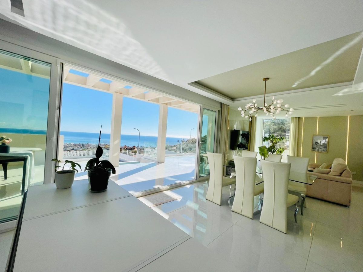Exclusiva Villa de Lujo con Piscina Privada y Vistas Panorámicas en Benalmádena — Foto 6