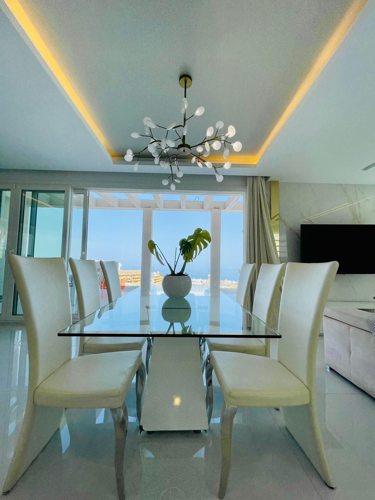 Exclusiva Villa de Lujo con Piscina Privada y Vistas Panorámicas en Benalmádena — Foto 4