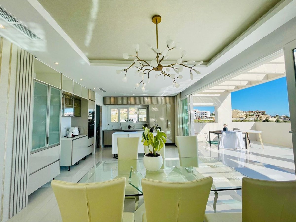 Exclusiva Villa de Lujo con Piscina Privada y Vistas Panorámicas en Benalmádena — Foto 20