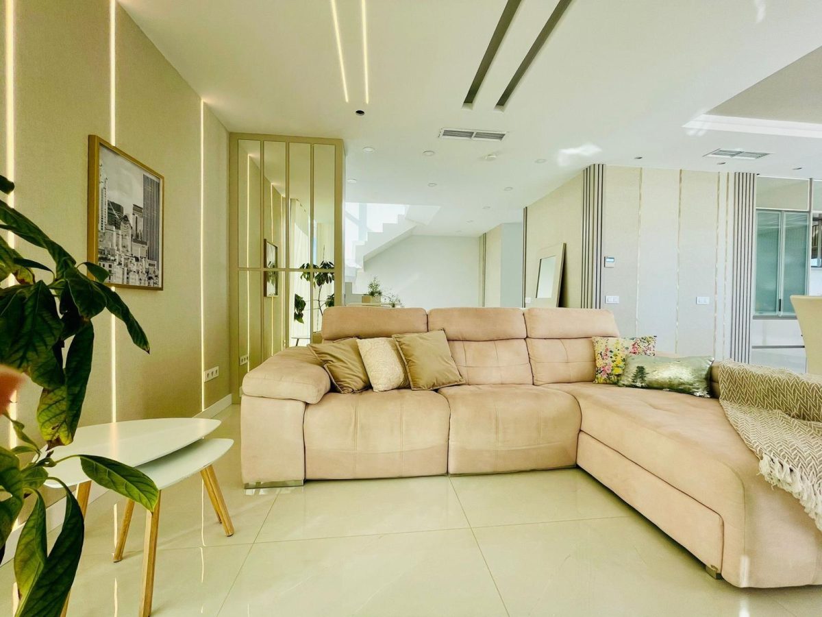 Exclusiva Villa de Lujo con Piscina Privada y Vistas Panorámicas en Benalmádena — Foto 9