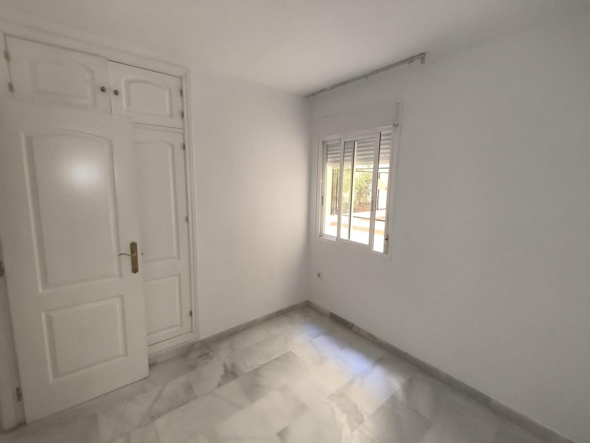 Fabuloso piso en Los Boliches, a solo 100 metros de la playa — Foto 24