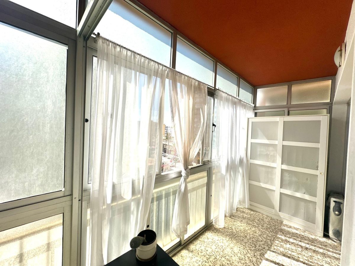 Estudio luminoso con gran terraza en el centro de Torremolinos – Zona Estación de Autobuses — Foto 4