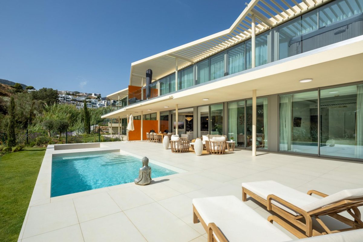 Nuevo y Lujoso Apartamento de 3 Dormitorios con Vistas al Mar y a la Montaña en Reserva del Higuerón — Foto 6