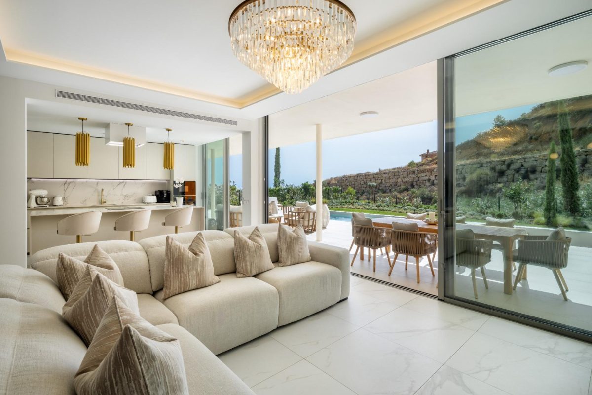 Nuevo y Lujoso Apartamento de 3 Dormitorios con Vistas al Mar y a la Montaña en Reserva del Higuerón — Foto 3