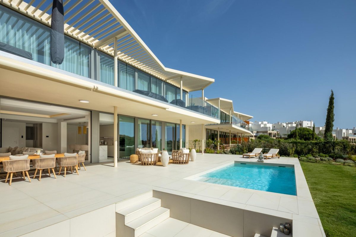 Nuevo y Lujoso Apartamento de 3 Dormitorios con Vistas al Mar y a la Montaña en Reserva del Higuerón — Foto 4