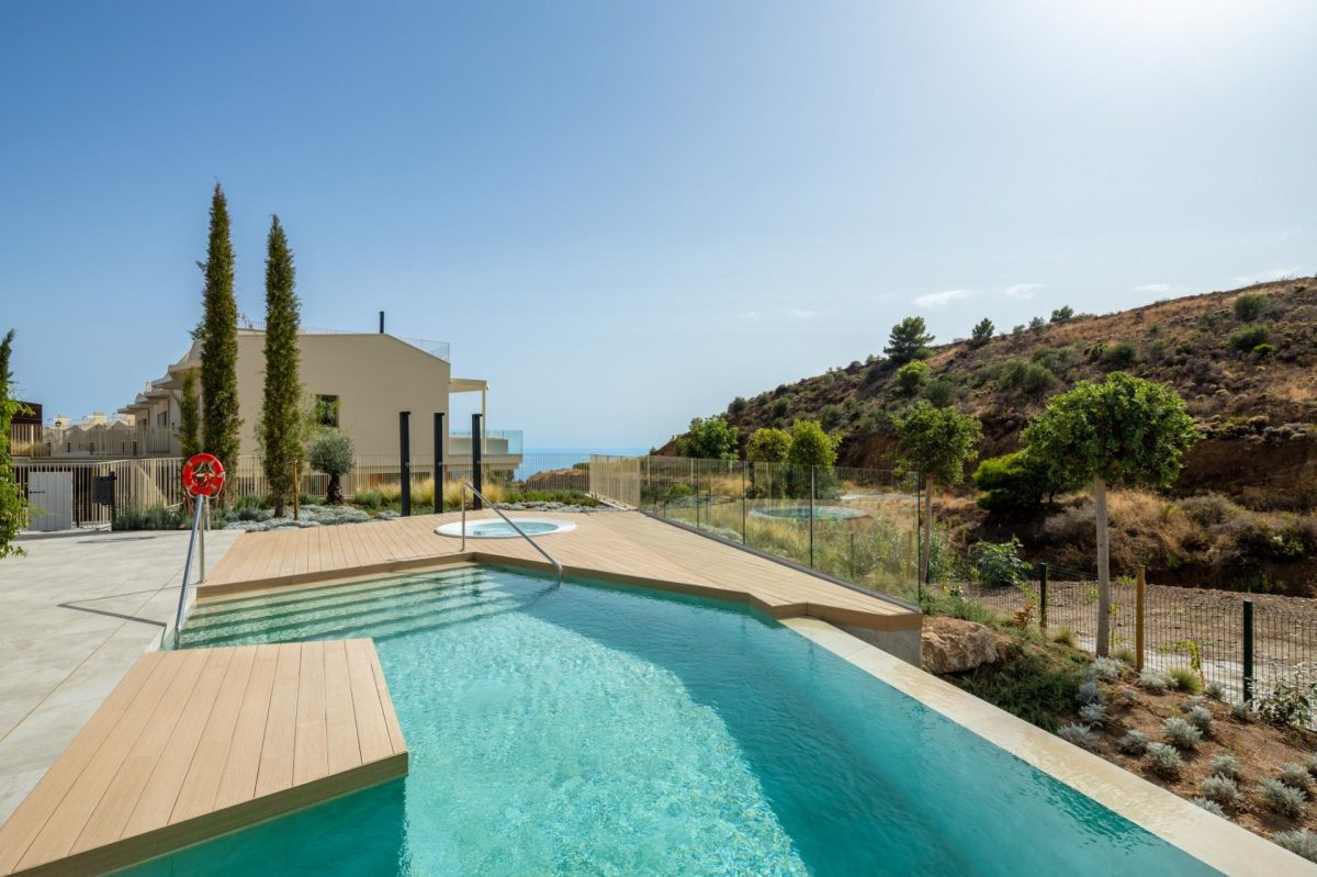 Nuevo y Lujoso Apartamento de 3 Dormitorios con Vistas al Mar y a la Montaña en Reserva del Higuerón — Foto 5