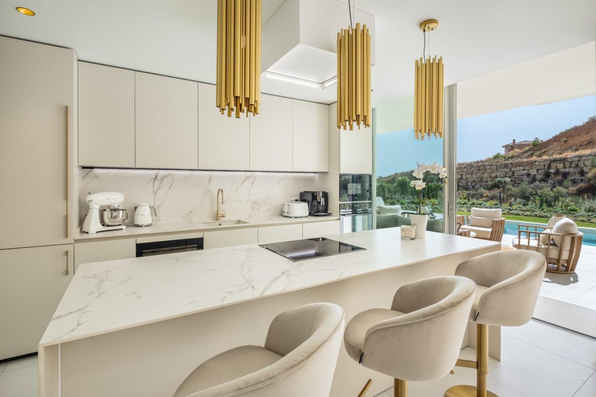 Nuevo y Lujoso Apartamento de 3 Dormitorios con Vistas al Mar y a la Montaña en Reserva del Higuerón — Foto 10