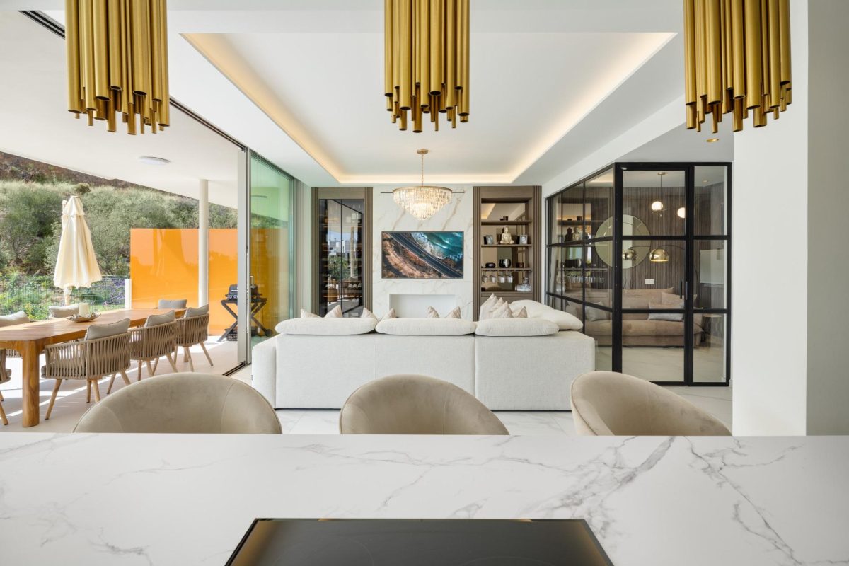 Nuevo y Lujoso Apartamento de 3 Dormitorios con Vistas al Mar y a la Montaña en Reserva del Higuerón — Foto 11