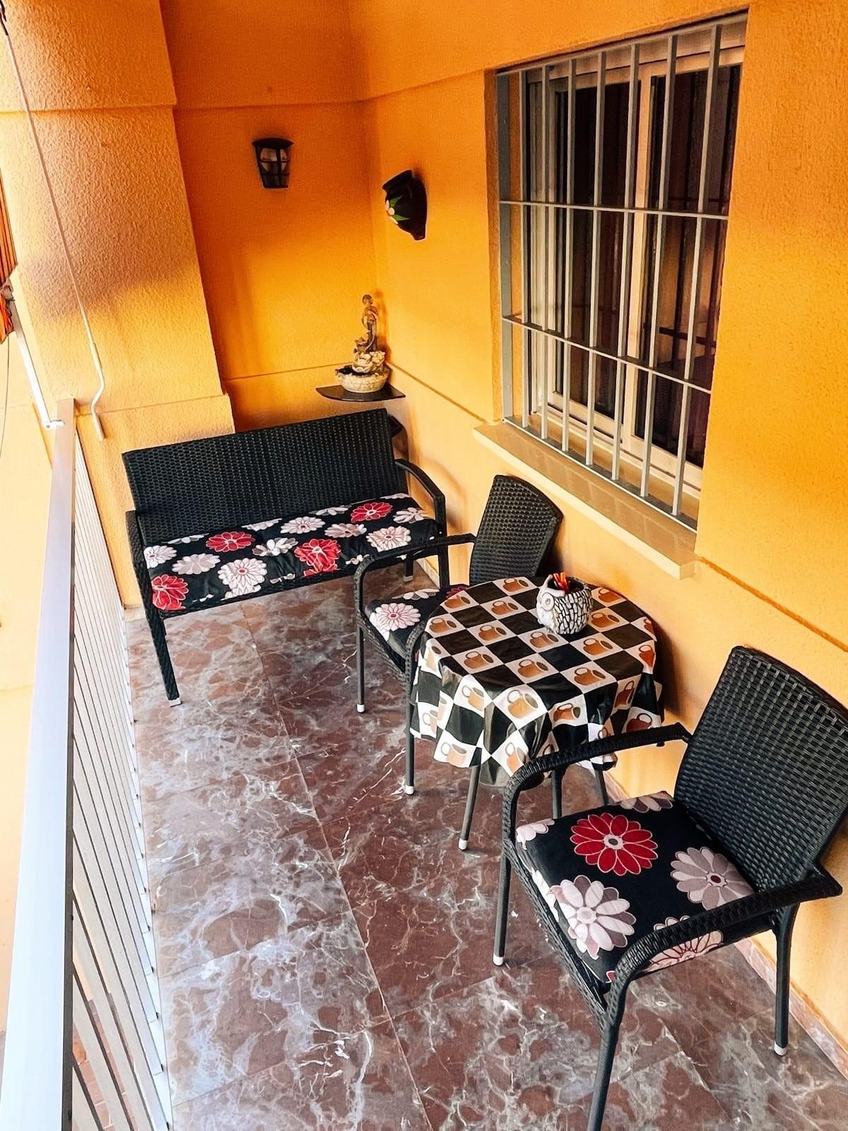 ¡Oportunidad única en pleno centro de Fuengirola, junto al Recinto Ferial! — Foto 4