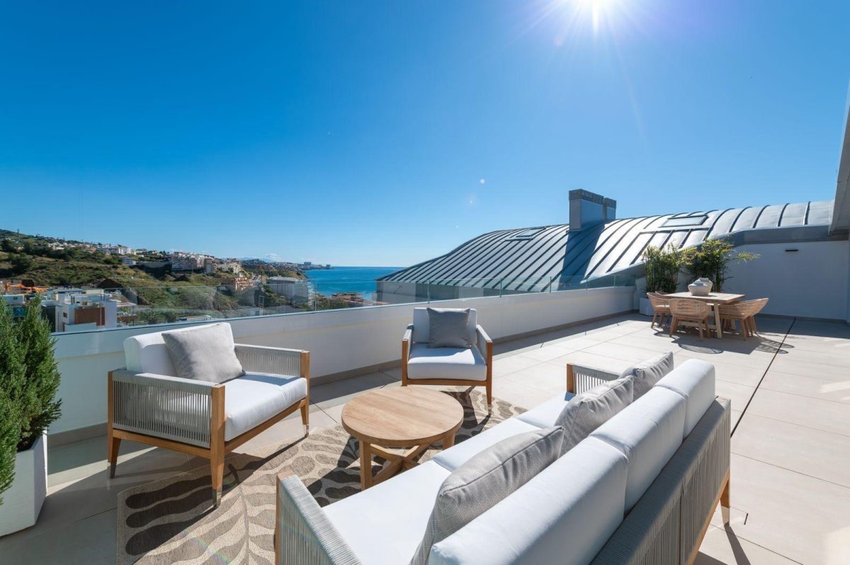 Oportunidad Única: Ático Premium con Vistas al Mar y Servicios 5 Estrellas en la Costa del Sol — Foto 3