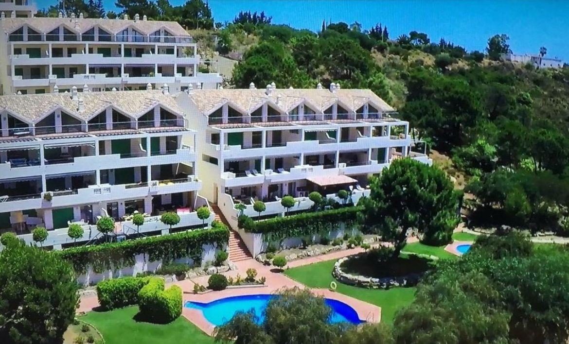 Venta piso en urbanizacion Monte Selwo, Estepona — Foto 1