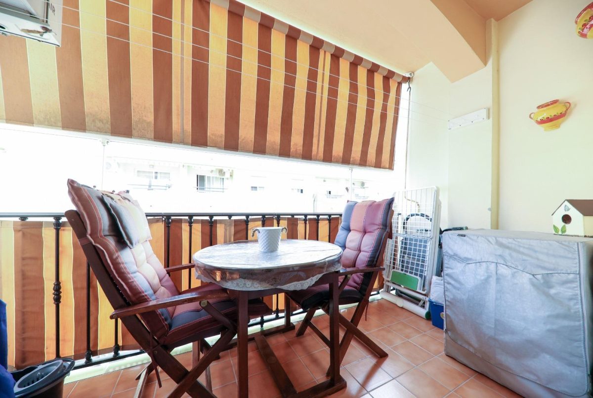 Amplio piso de 3 dormitorios con terraza, garaje y trastero en Las Lagunas — Foto 13