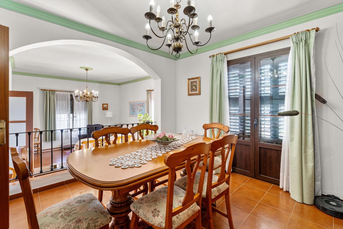 Villa Independiente de Estilo Andaluz en Arroyo de la Miel – Parcela de 813 m² — Foto 5