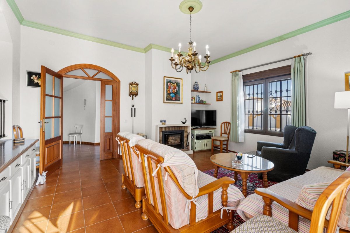 Villa Independiente de Estilo Andaluz en Arroyo de la Miel – Parcela de 813 m² — Foto 6