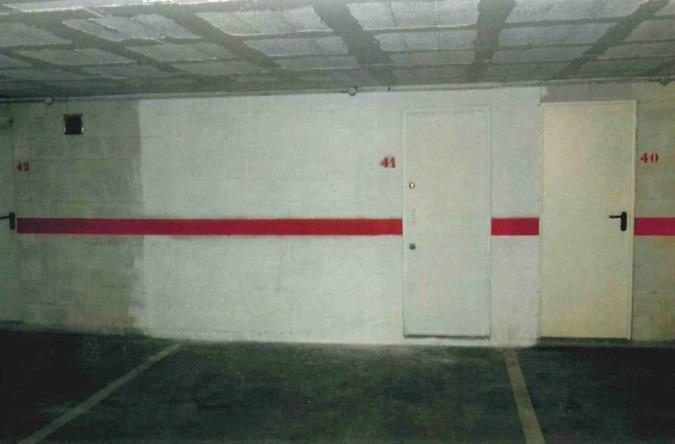 ¡Oportunidad única en Benalmádena! Garaje + Trastero en venta — Foto 1