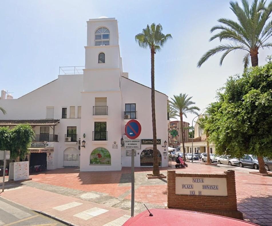 ¡Oportunidad única en Benalmádena! Garaje + Trastero en venta — Foto 6