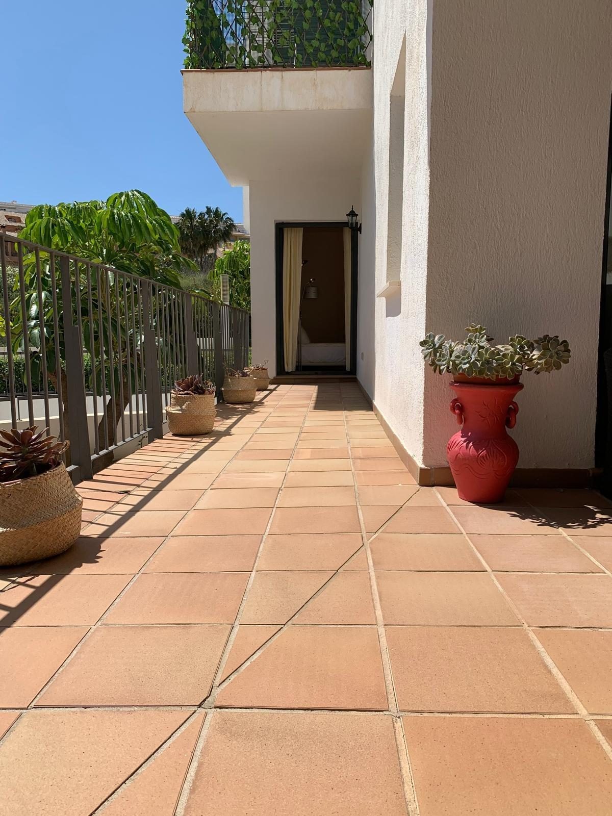 Exclusivo Apartamento de 3 Dormitorios a Pocos Minutos del Mar — Foto 17