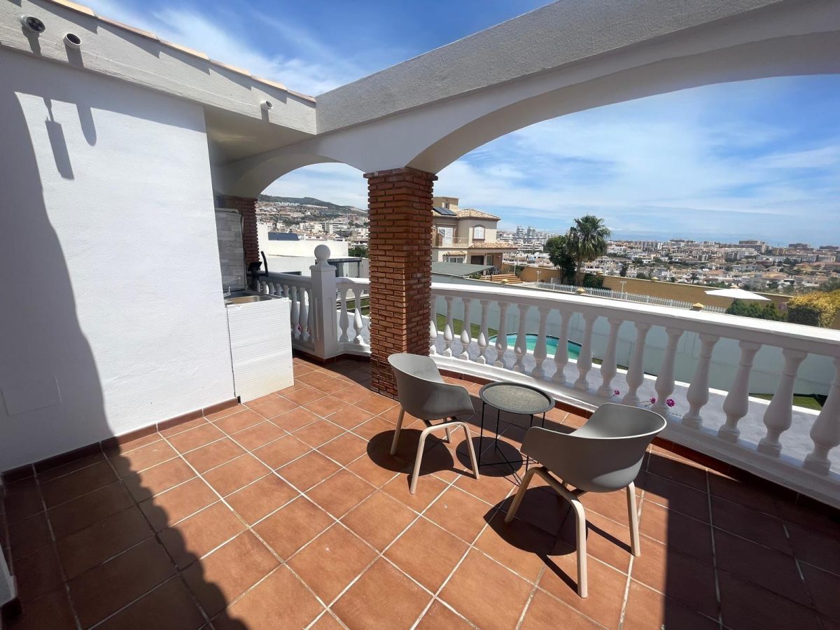 Elegancia y confort en el corazón de Benalmádena — Foto 15