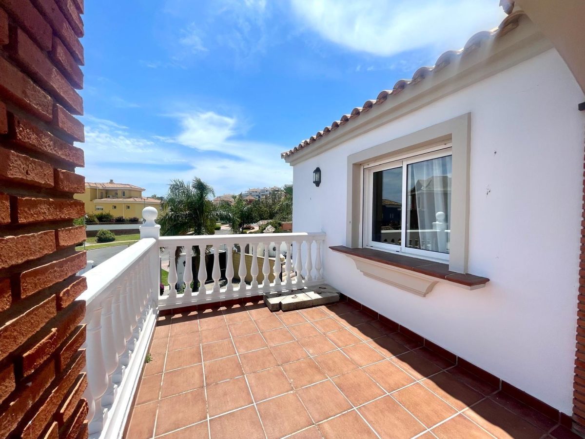 Elegancia y confort en el corazón de Benalmádena — Foto 14