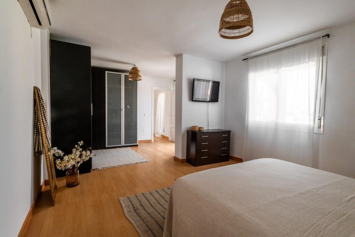 Elegancia y confort en el corazón de Benalmádena — Foto 18