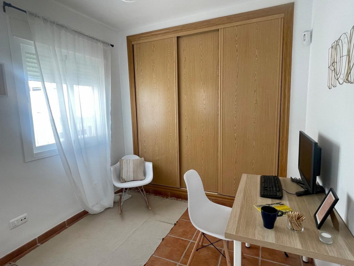 Elegancia y confort en el corazón de Benalmádena — Foto 25