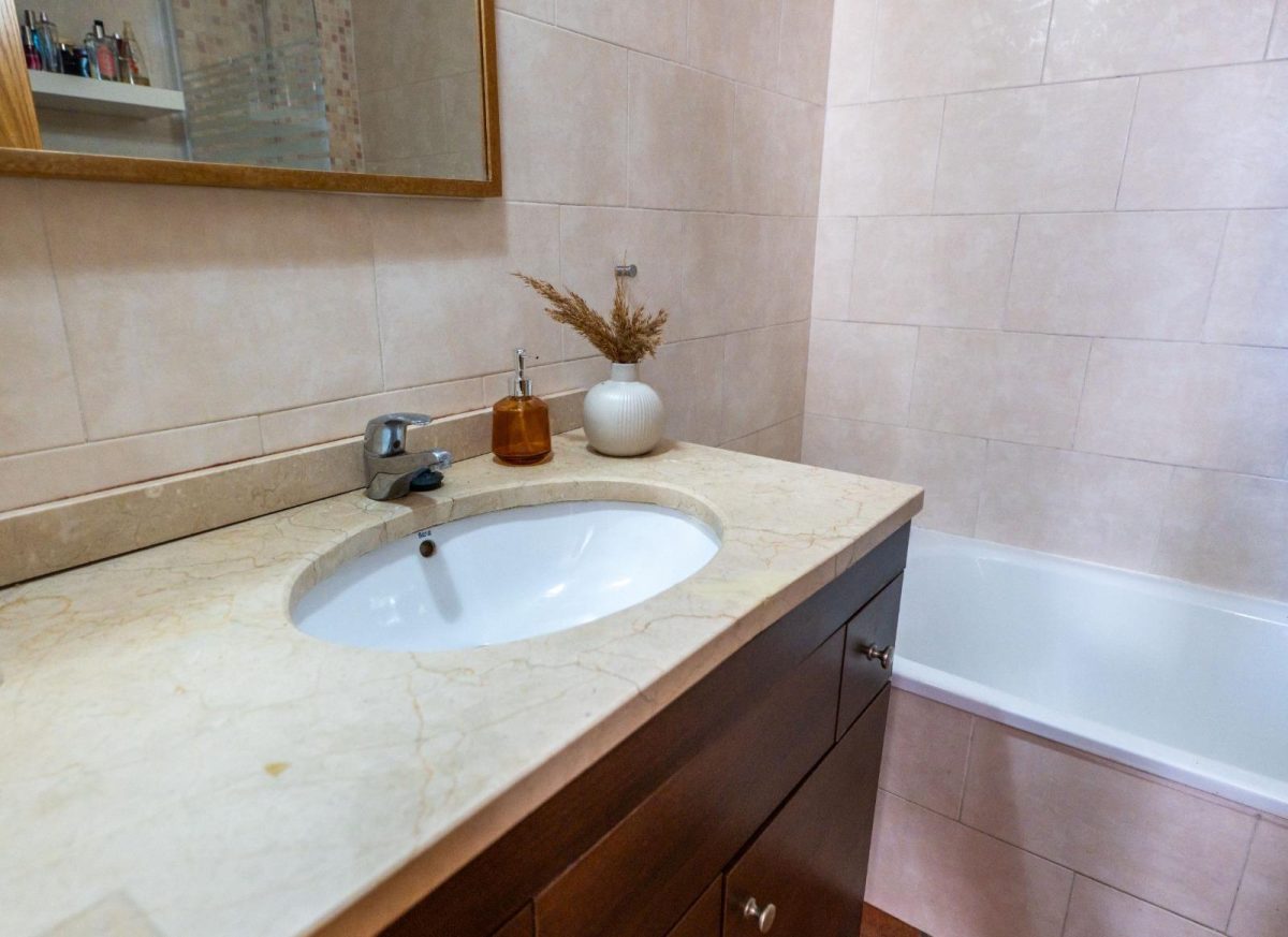 Elegancia y confort en el corazón de Benalmádena — Foto 22