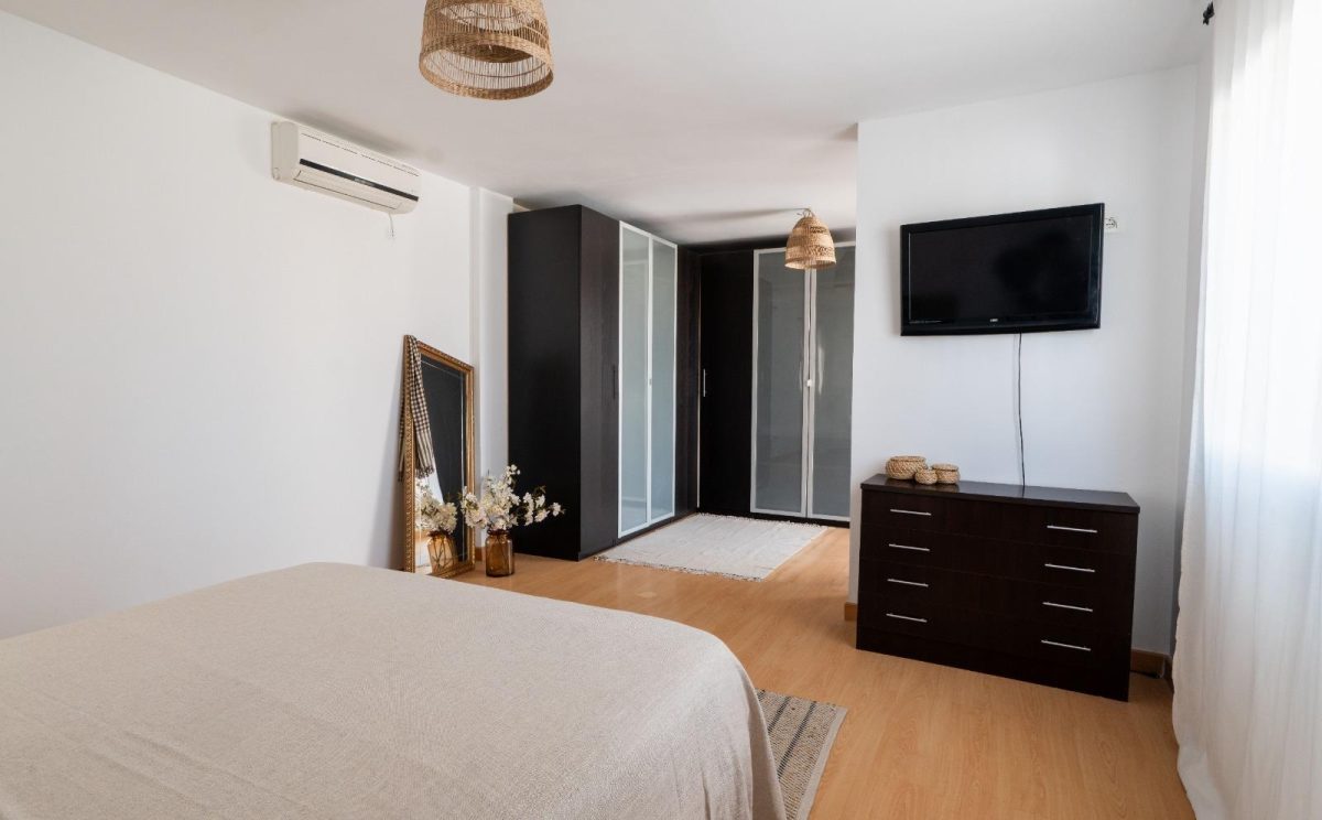 Elegancia y confort en el corazón de Benalmádena — Foto 17