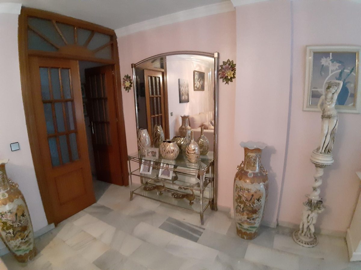 CASA MUY AMPLIA DE 4 DORMITORIOS LISTA PARA ENTRAR A VIVIR ( LAS LAGUNAS) — Foto 5