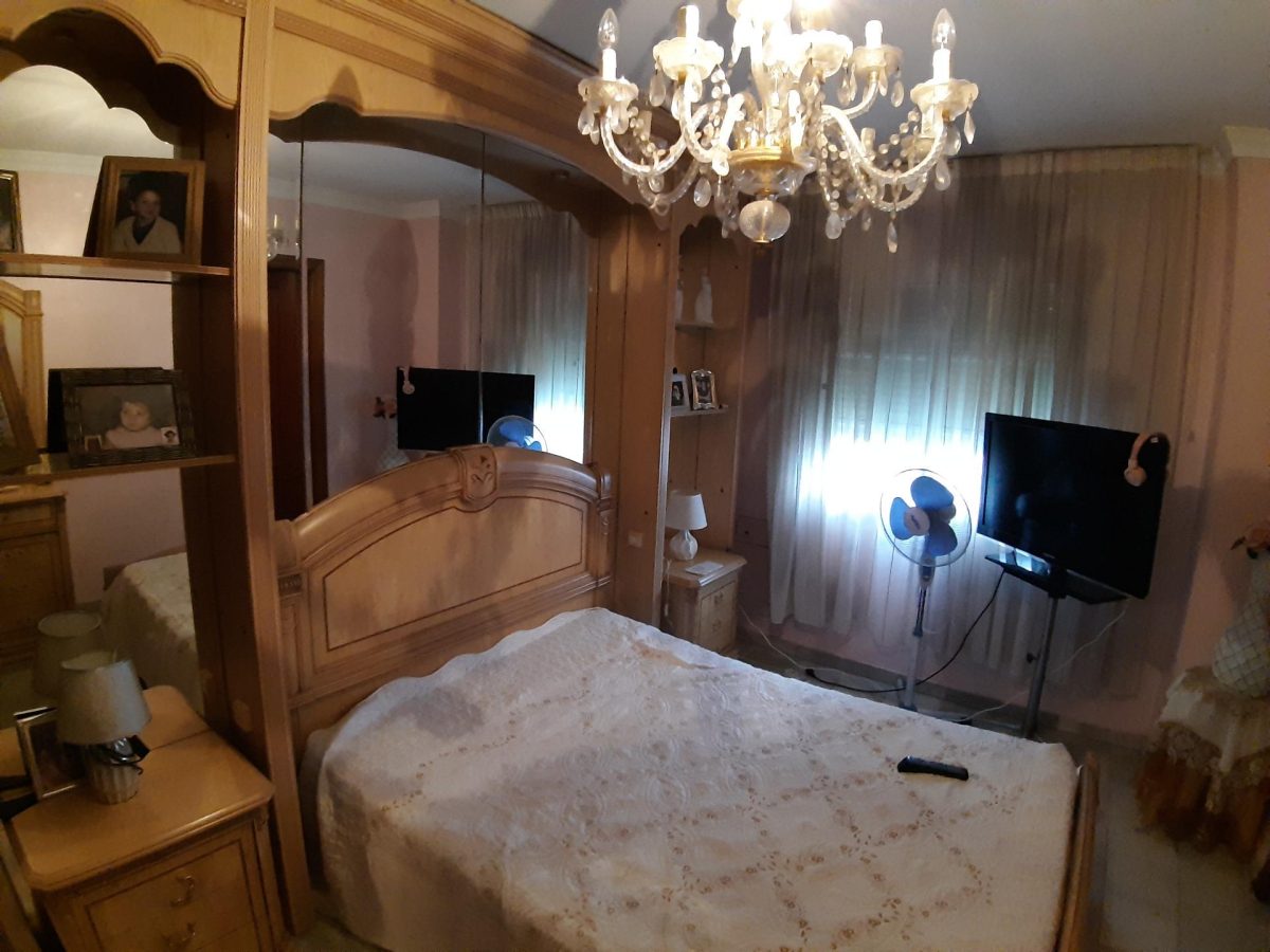 CASA MUY AMPLIA DE 4 DORMITORIOS LISTA PARA ENTRAR A VIVIR ( LAS LAGUNAS) — Foto 25