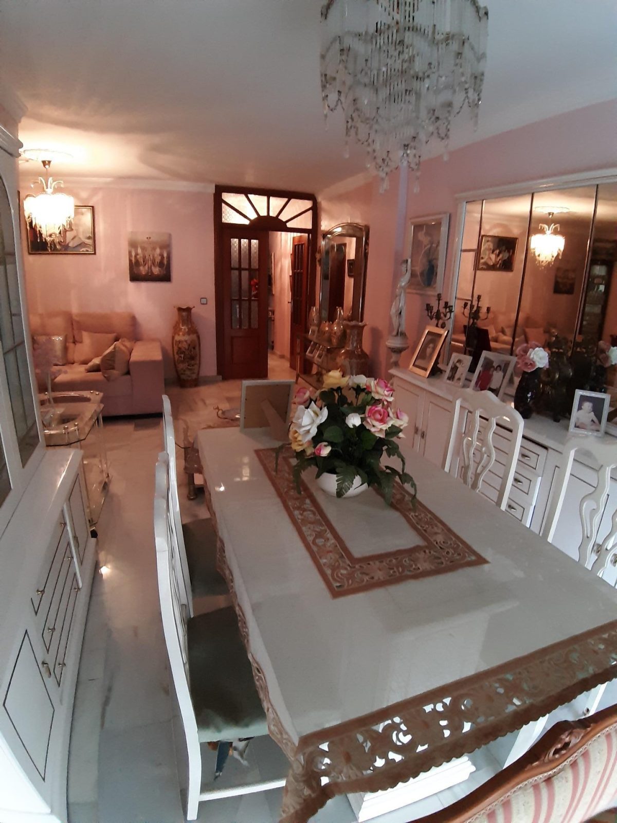 CASA MUY AMPLIA DE 4 DORMITORIOS LISTA PARA ENTRAR A VIVIR ( LAS LAGUNAS) — Foto 2
