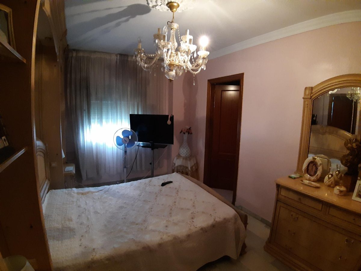 CASA MUY AMPLIA DE 4 DORMITORIOS LISTA PARA ENTRAR A VIVIR ( LAS LAGUNAS) — Foto 27