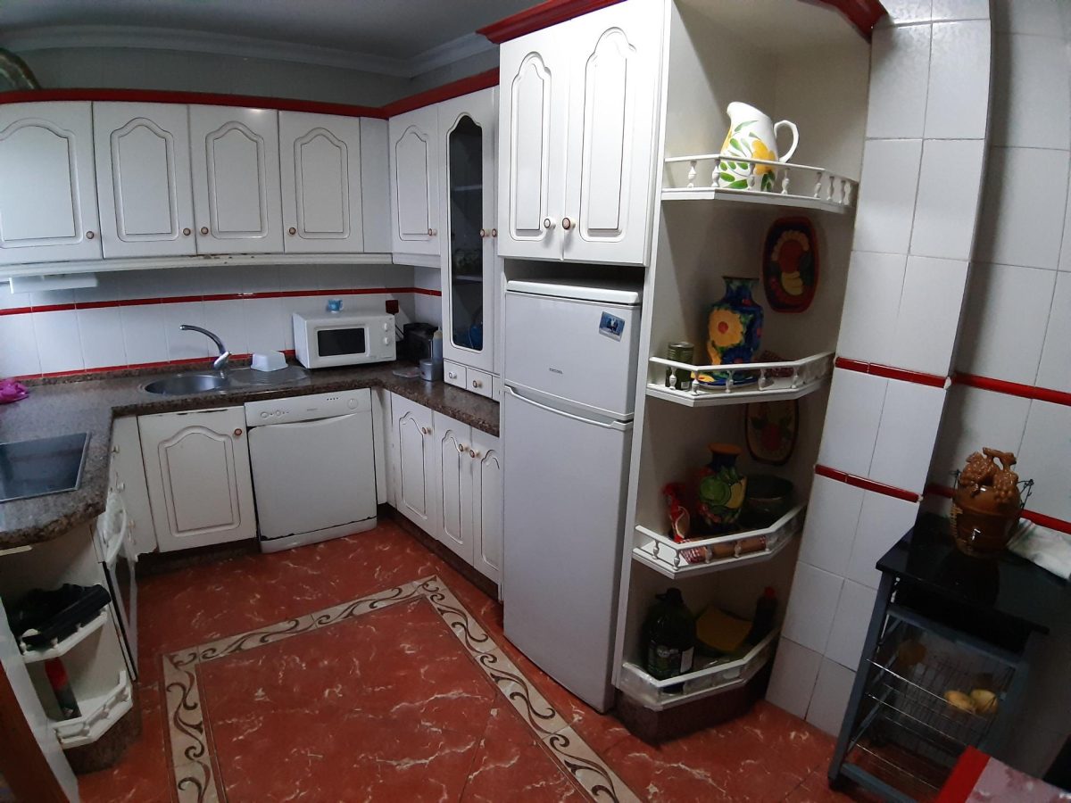 CASA MUY AMPLIA DE 4 DORMITORIOS LISTA PARA ENTRAR A VIVIR ( LAS LAGUNAS) — Foto 21
