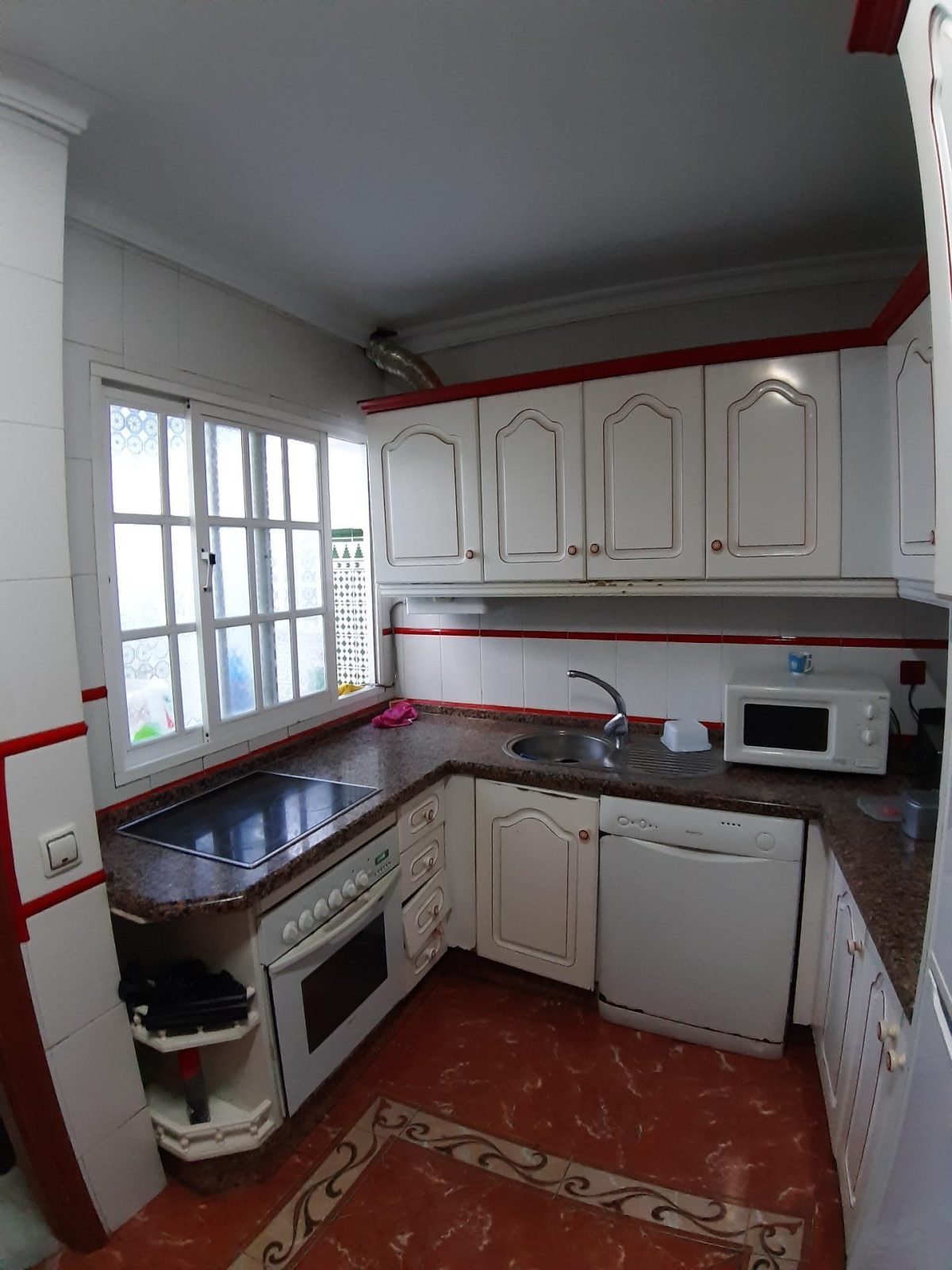 CASA MUY AMPLIA DE 4 DORMITORIOS LISTA PARA ENTRAR A VIVIR ( LAS LAGUNAS) — Foto 22