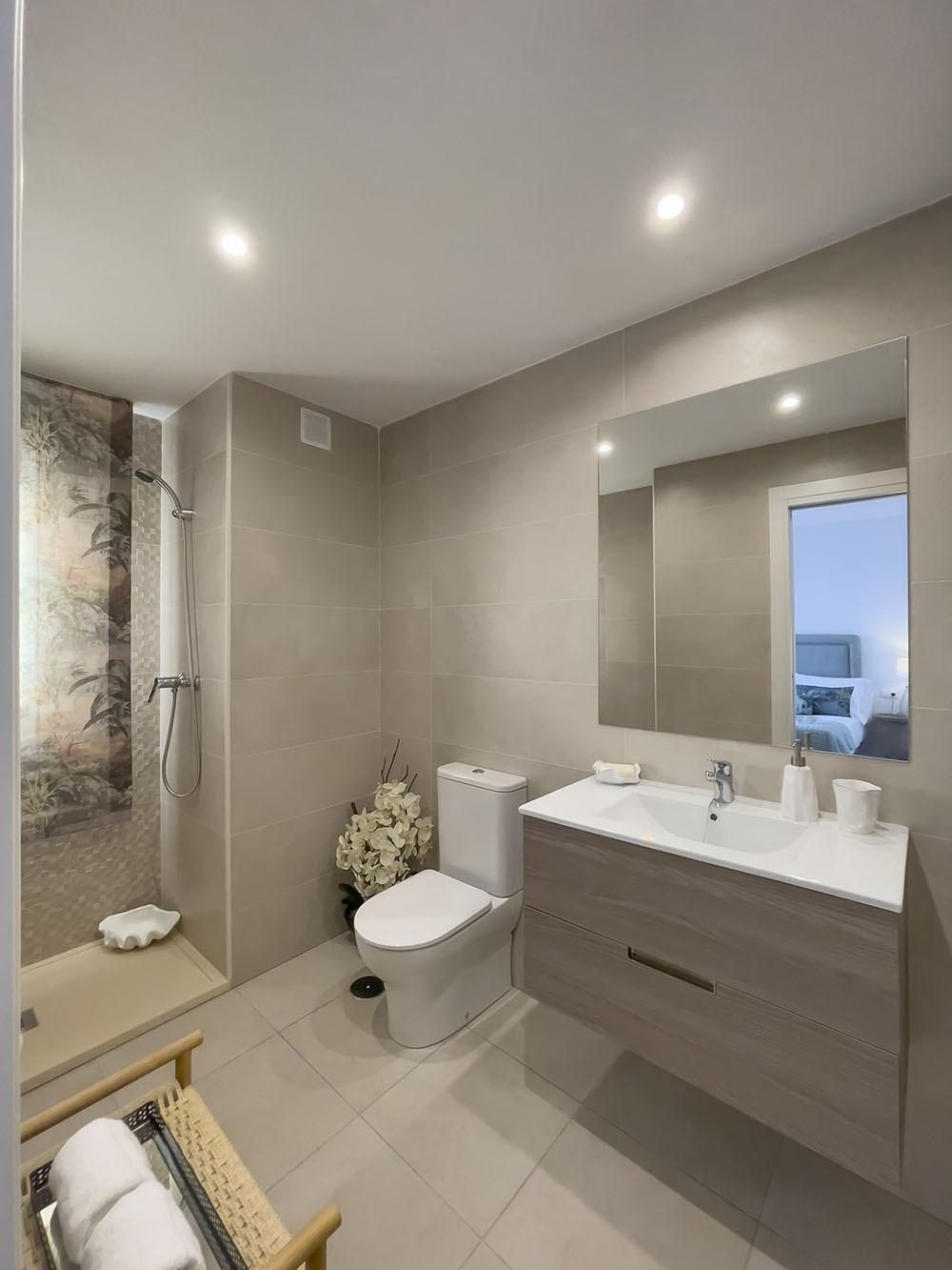 Descubre tu nuevo hogar en una ubicación privilegiada — Foto 12