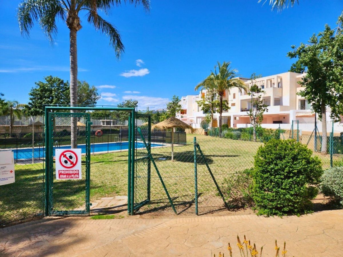 Luminoso bajo con gran terraza en Torrequebrada Golf Resort, a solo 1 km de la playa — Foto 15