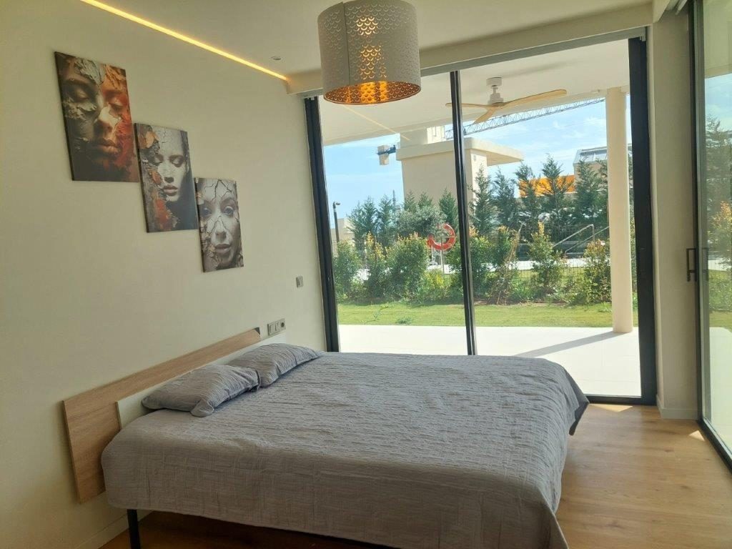 NUEVO Y MODERNO APARTAMENTO ESQUINERO DE 2 DORMITORIOS EN PLANTA BAJA CON JARDÍN PRIVADO — Foto 25
