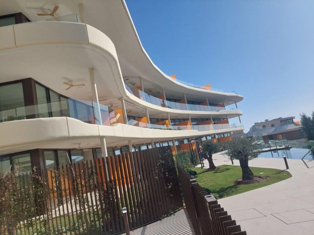 NUEVO Y MODERNO APARTAMENTO ESQUINERO DE 2 DORMITORIOS EN PLANTA BAJA CON JARDÍN PRIVADO — Foto 9