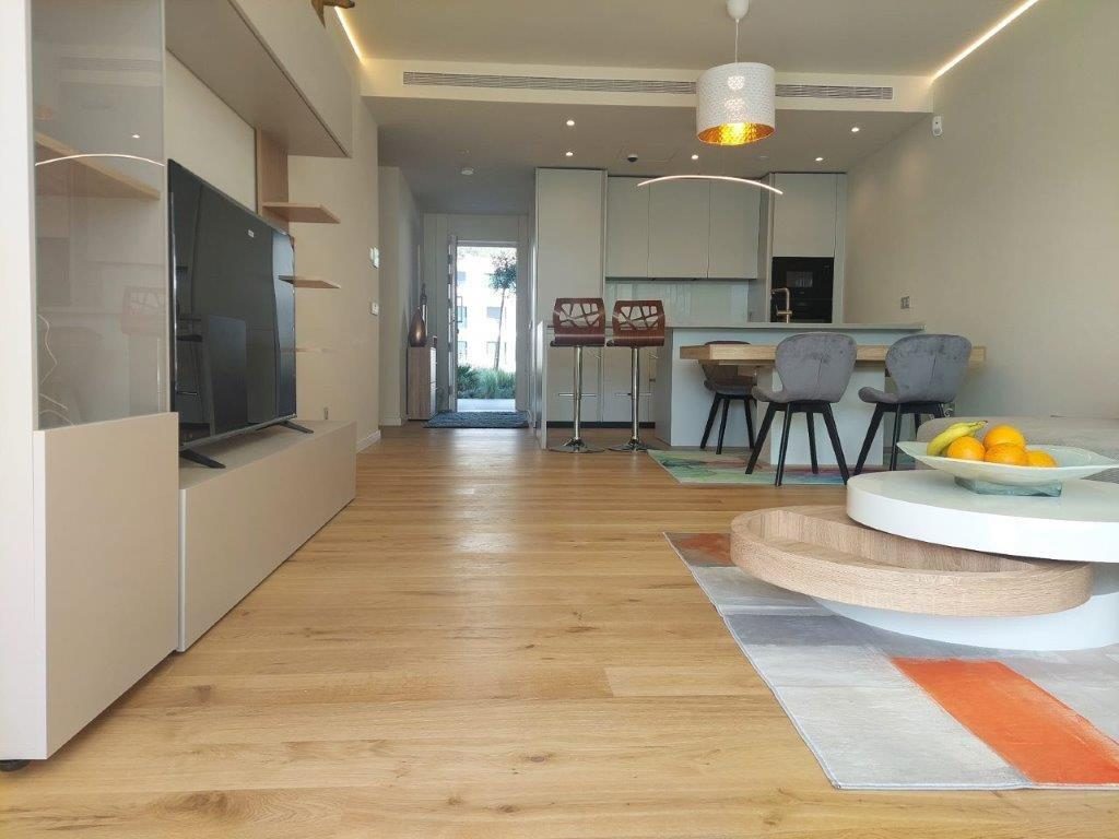 NUEVO Y MODERNO APARTAMENTO ESQUINERO DE 2 DORMITORIOS EN PLANTA BAJA CON JARDÍN PRIVADO — Foto 29